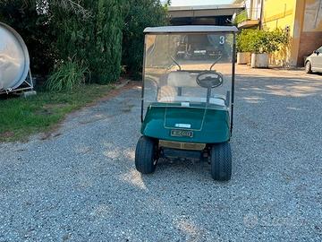 GOLF CAR E-Z-GO