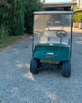 GOLF CAR E-Z-GO