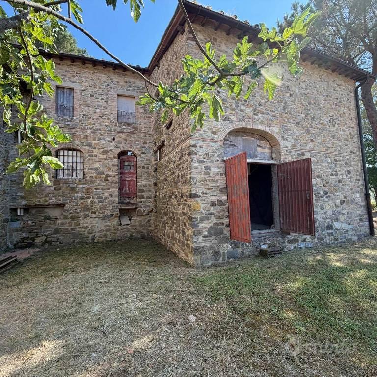 Rustico / Casale di 650 m² con più di 5 locali e b - Vista 5