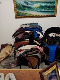 vestiti giacche pantaloni 