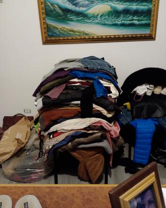 vestiti giacche pantaloni 