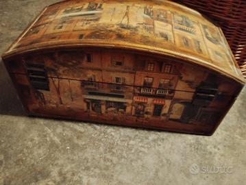 cassetta legno finemente decorata 