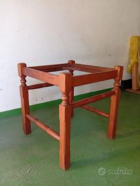 Sgabello in noce