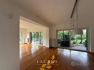 Villa di 273 m² con più di 5 locali a Firenze