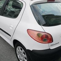 peugeot 206 1400 hdi diesel ben funzionante 200.00