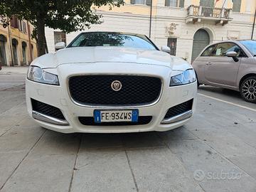 jaguar xf portfolio 2.0 d awd- 07/2016