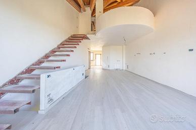 5 LOCALI A MONTE PORZIO CATONE