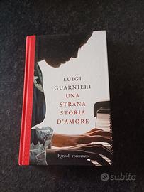 Libro "Una strana storia d'amore"