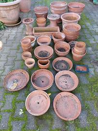 vasi e anfora terracotta/plastica fino a  d. 70 cm