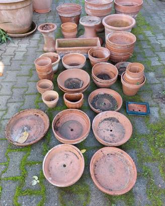 vasi e anfora terracotta/plastica fino a  d. 70 cm