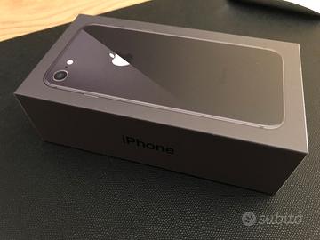 iPhone 8 64 GB Black Space Gray + Accessori
