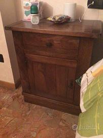 2 comodini vintage legno massello