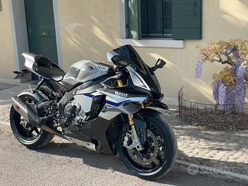 Yamaha R1 M