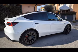 Tesla model y performance