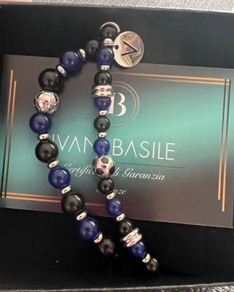 Due bracciali nero azzurri