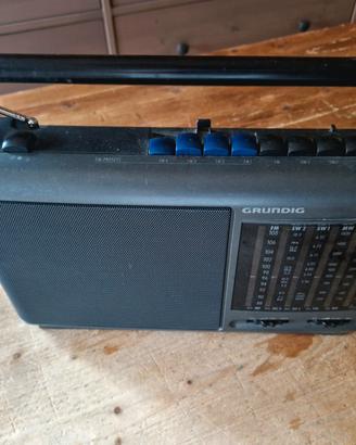 Radio portatile vintage Grunding 