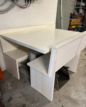 Giropanca in legno con tavolo di colore bianco