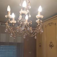 lampadario in vetro di Murano e dettagli dorati