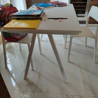 scrivania Ikea Trotten bianca