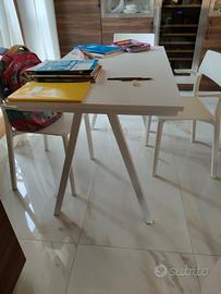 scrivania Ikea Trotten bianca