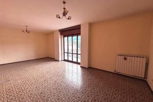 Quadrilocale di 140 mq con cantina e box doppio