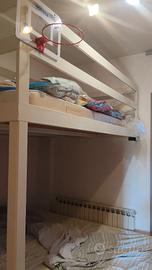 Letto a soppalco compreso di materasso.
