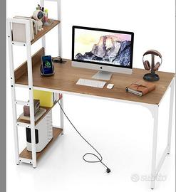 Scrivania con mensole + multipresa e usb integrate
