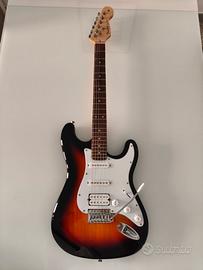 chitarra modello Fender assemblata. 