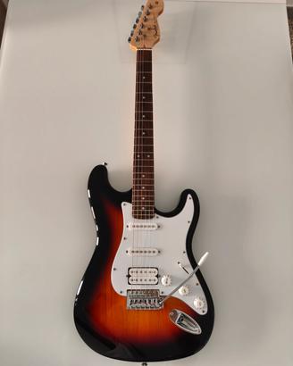 chitarra modello Fender assemblata. 