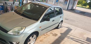 Ford Fiesta 2004 perfetta