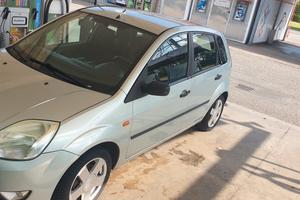 Ford Fiesta 2004 perfetta