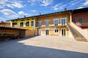 cascinale-tipico-di-ampia-metratura-ristrutturato