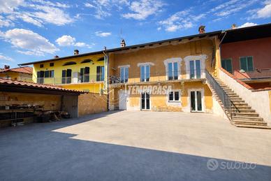 CASCINALE TIPICO DI AMPIA METRATURA RISTRUTTURATO