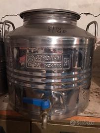 7 contenitori olio inox 3 da 30 lt e 4 da 50 lt