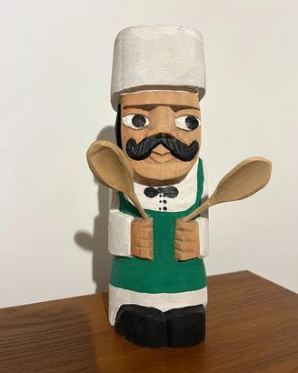 Scultura "Cuoco" in legno dipinta a mano