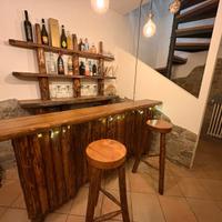 bancone da bar_ tavolo e sedute_ mobile angolare 