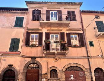 4 LOCALI A VALENTANO