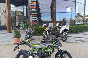 Kawasaki Z 125 Pearl Storm Grey / Ebony