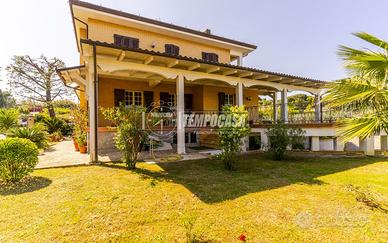 Villa a Civitanova Marche zona ''Villa Conti''