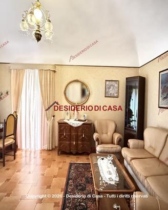 Casa, Pettineo.
