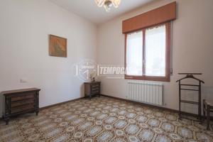 BIFAMILIARE CON INGRESSO INDIPENDENTE, BOX AUTO E