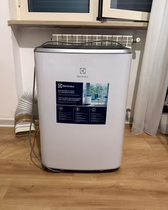 Climatizzatore portatile Electrolux con tubo