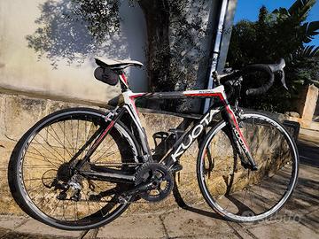 bici corsa in carbonio