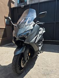 Yamaha Tmax 560