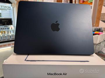 MACBOOK AIR 13,6" 2022 M2 8 GB RAM / 512 GB SSD