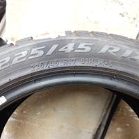 gomme 225/45 R 17 