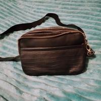 borsa nera a tracolla 