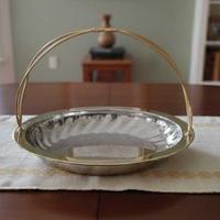 Cesto  con manico in silver profili colore oro 