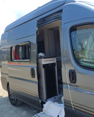 Burstner Campeo C 540 - tetto soffietto Exped Grey