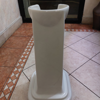 Colonna ceramica per lavabo